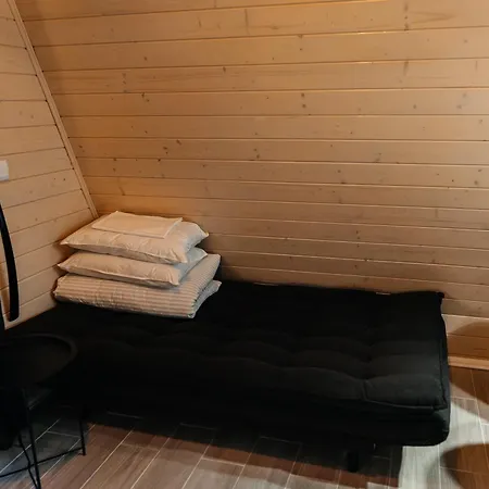 в тиші келечина بيت للعطل